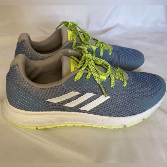 Adidas Sneakers size 8 - Picture 1 of 6